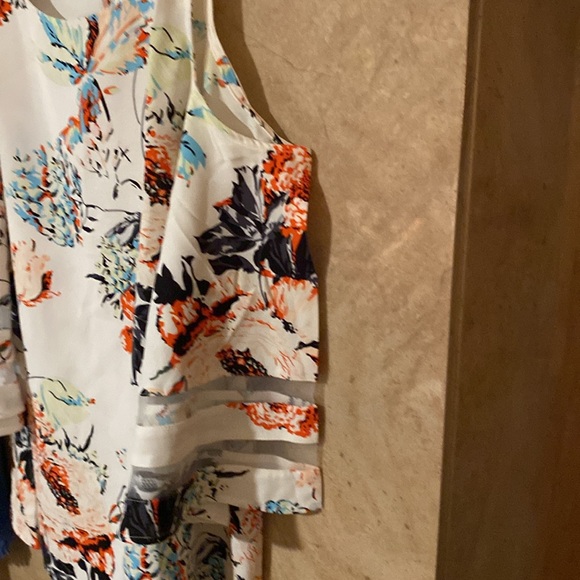 Sheilay medium cold shoulder top - Picture 3 of 6